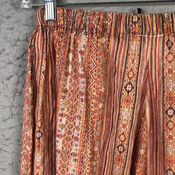 Elegant Wide-Leg Striped Pants - Picture 13 of 16